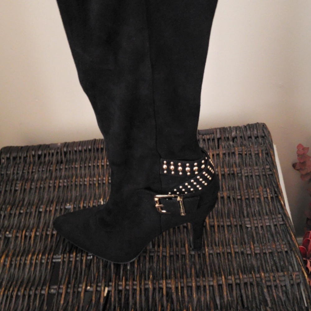 Beautiful Black Suede Boots